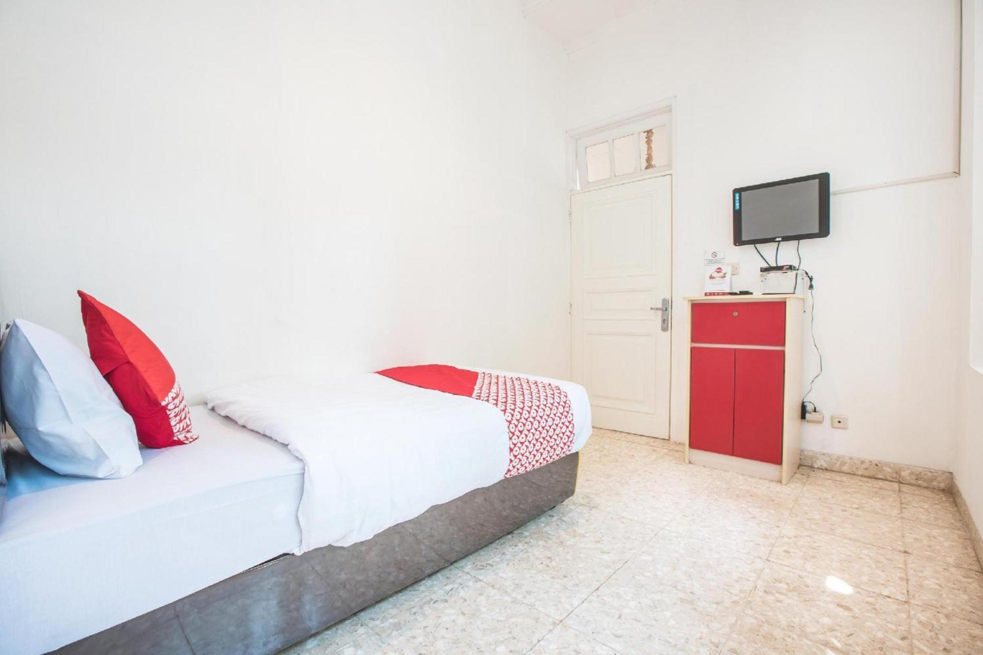 Capital O 332 Residence G17 Kemang Jacarta Exterior foto