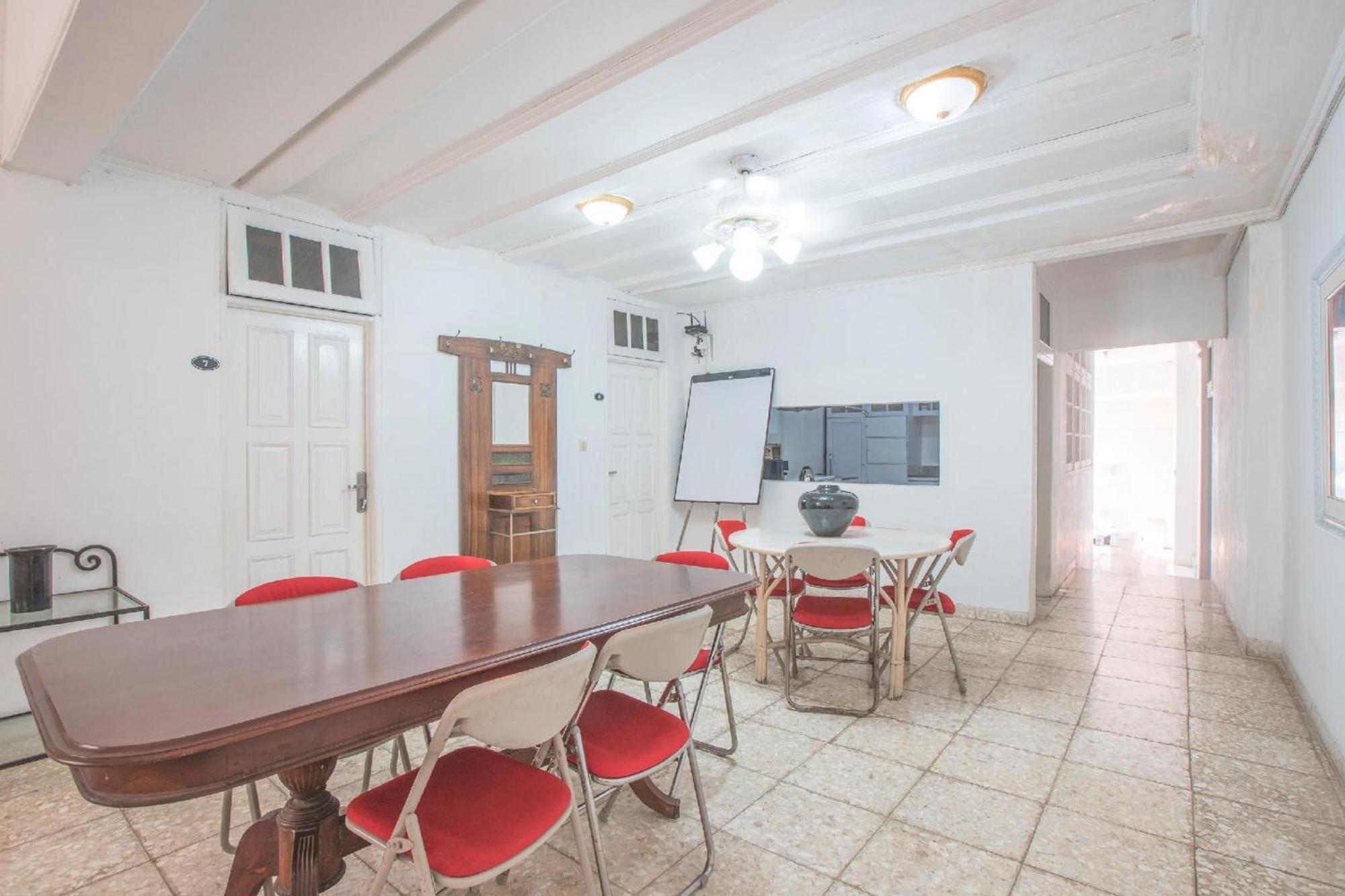 Capital O 332 Residence G17 Kemang Jacarta Exterior foto