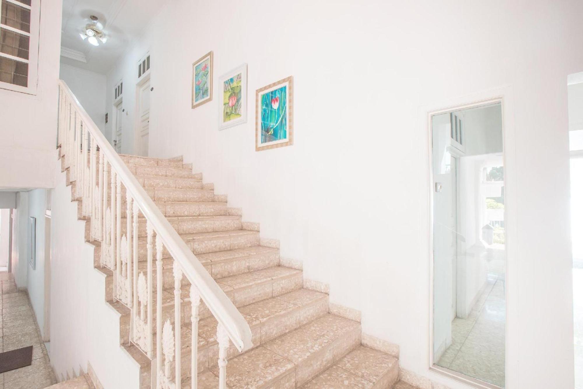 Capital O 332 Residence G17 Kemang Jacarta Exterior foto